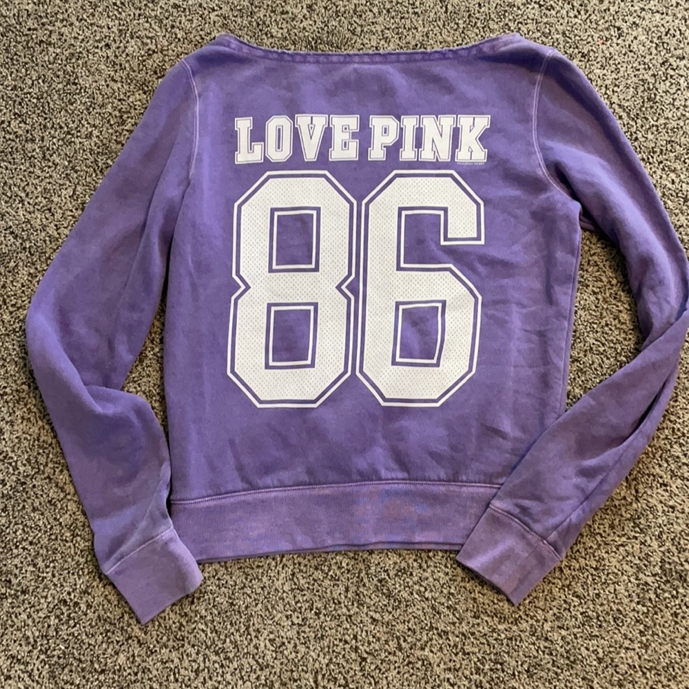 Cute VS scoop neck light weight sweater - Picture 2 of 2